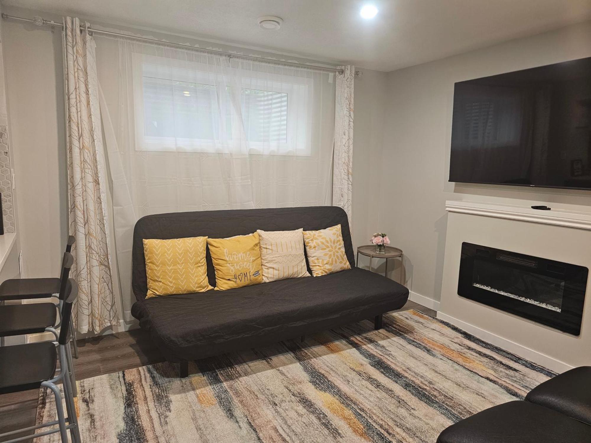 Cozy 2 Bedroom Suite, Queen Beds, Near The Airport Edmonton Exterior photo