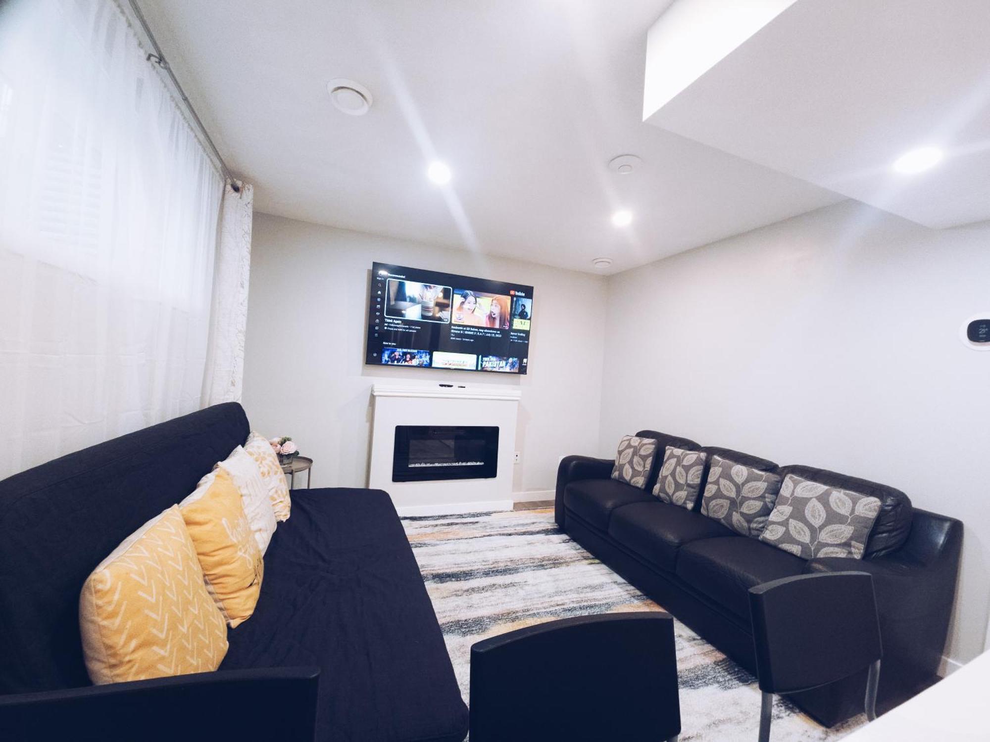 Cozy 2 Bedroom Suite, Queen Beds, Near The Airport Edmonton Exterior photo